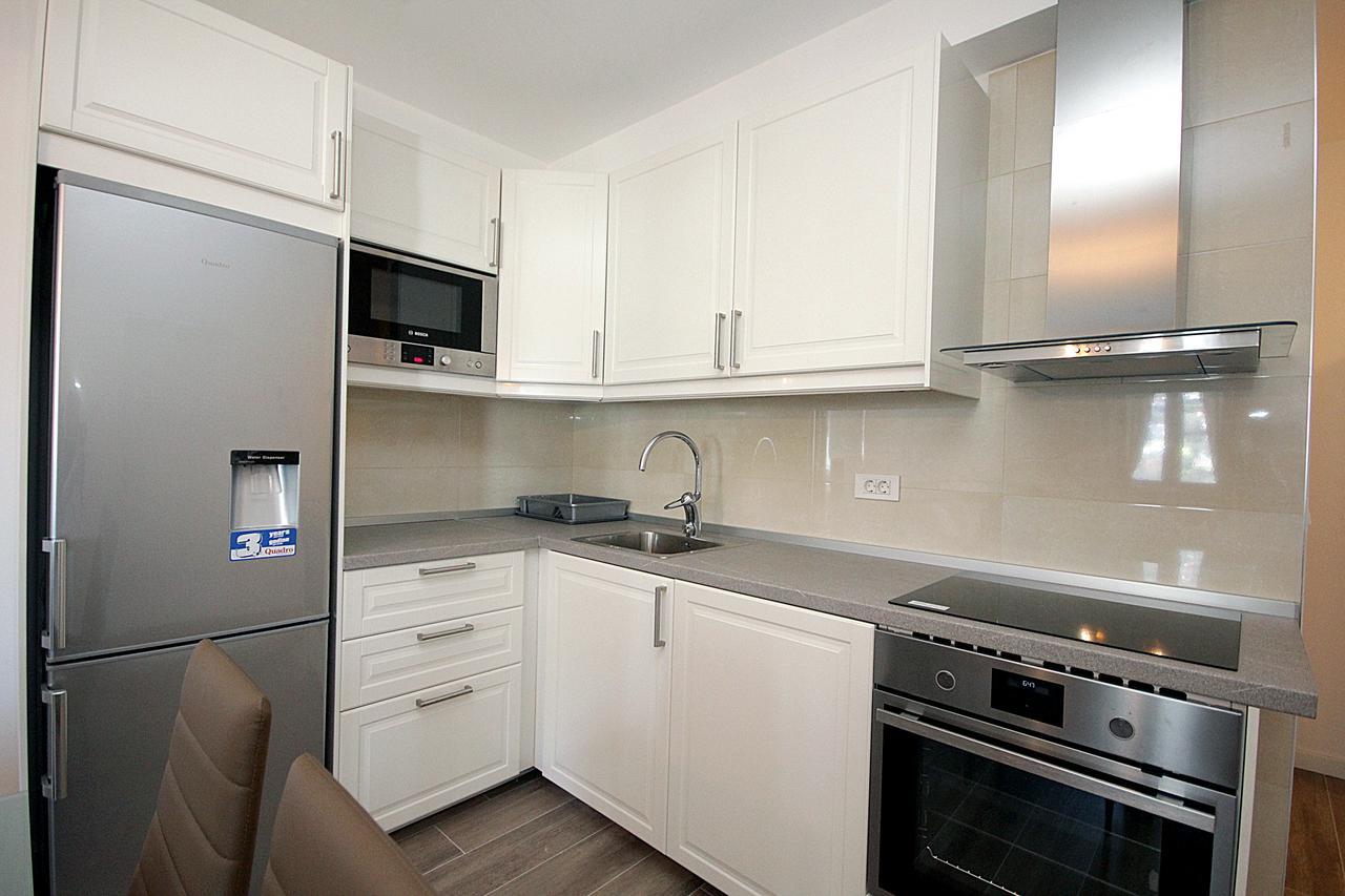 Apartment Melina Dobra Voda Luaran gambar