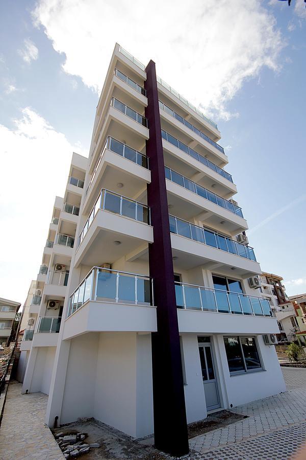 Apartment Melina Dobra Voda Luaran gambar