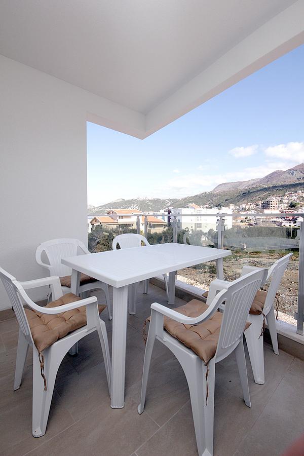 Apartment Melina Dobra Voda Luaran gambar