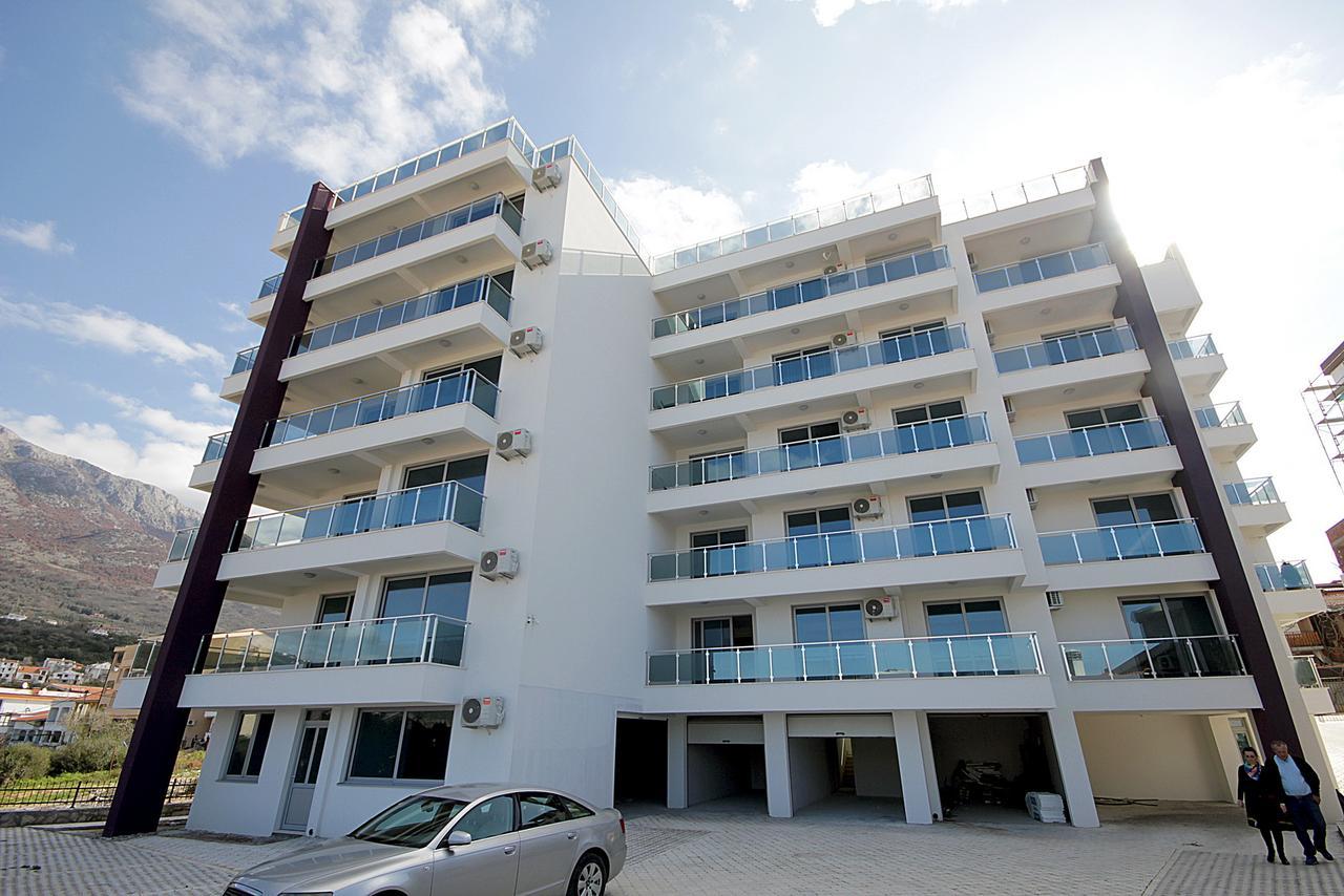 Apartment Melina Dobra Voda Luaran gambar