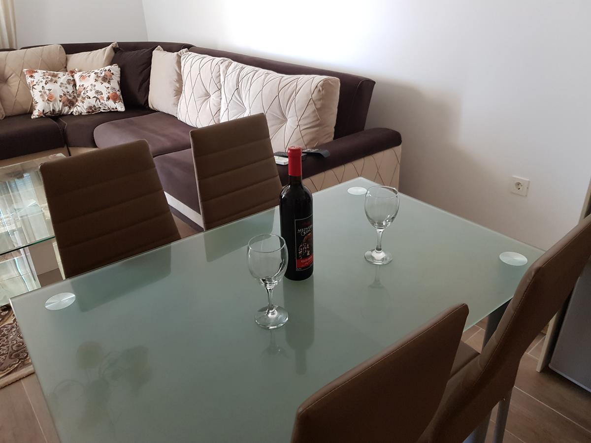 Apartment Melina Dobra Voda Luaran gambar