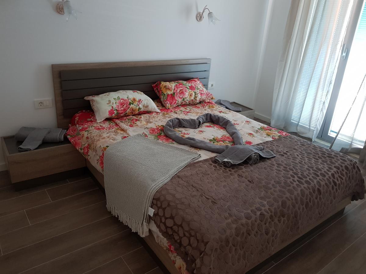 Apartment Melina Dobra Voda Luaran gambar