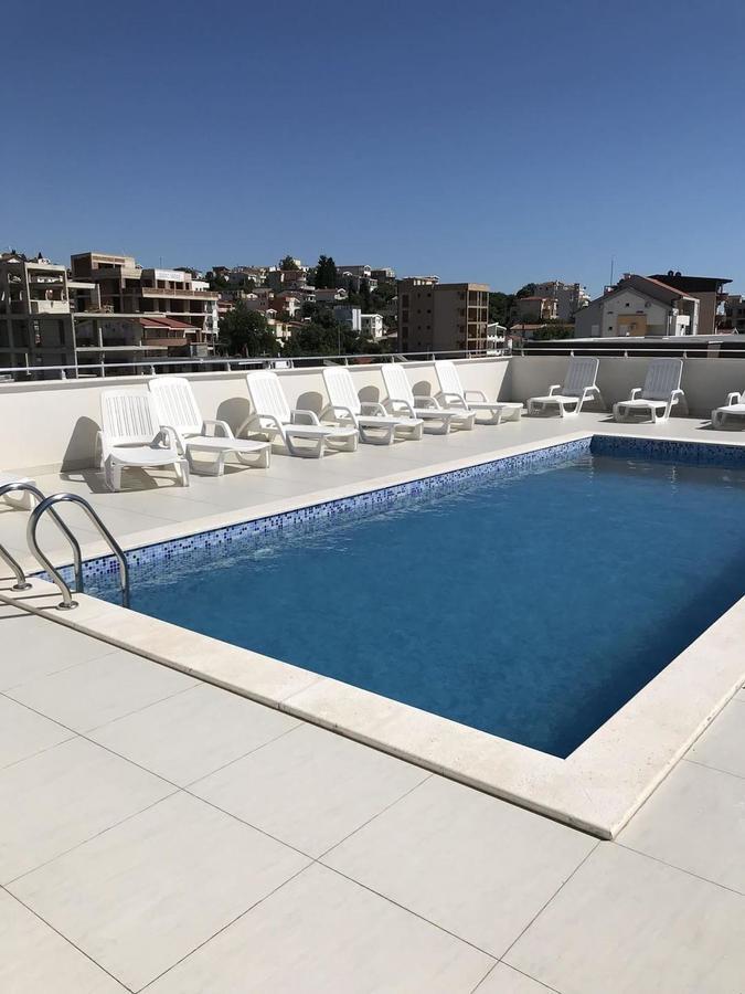 Apartment Melina Dobra Voda Luaran gambar