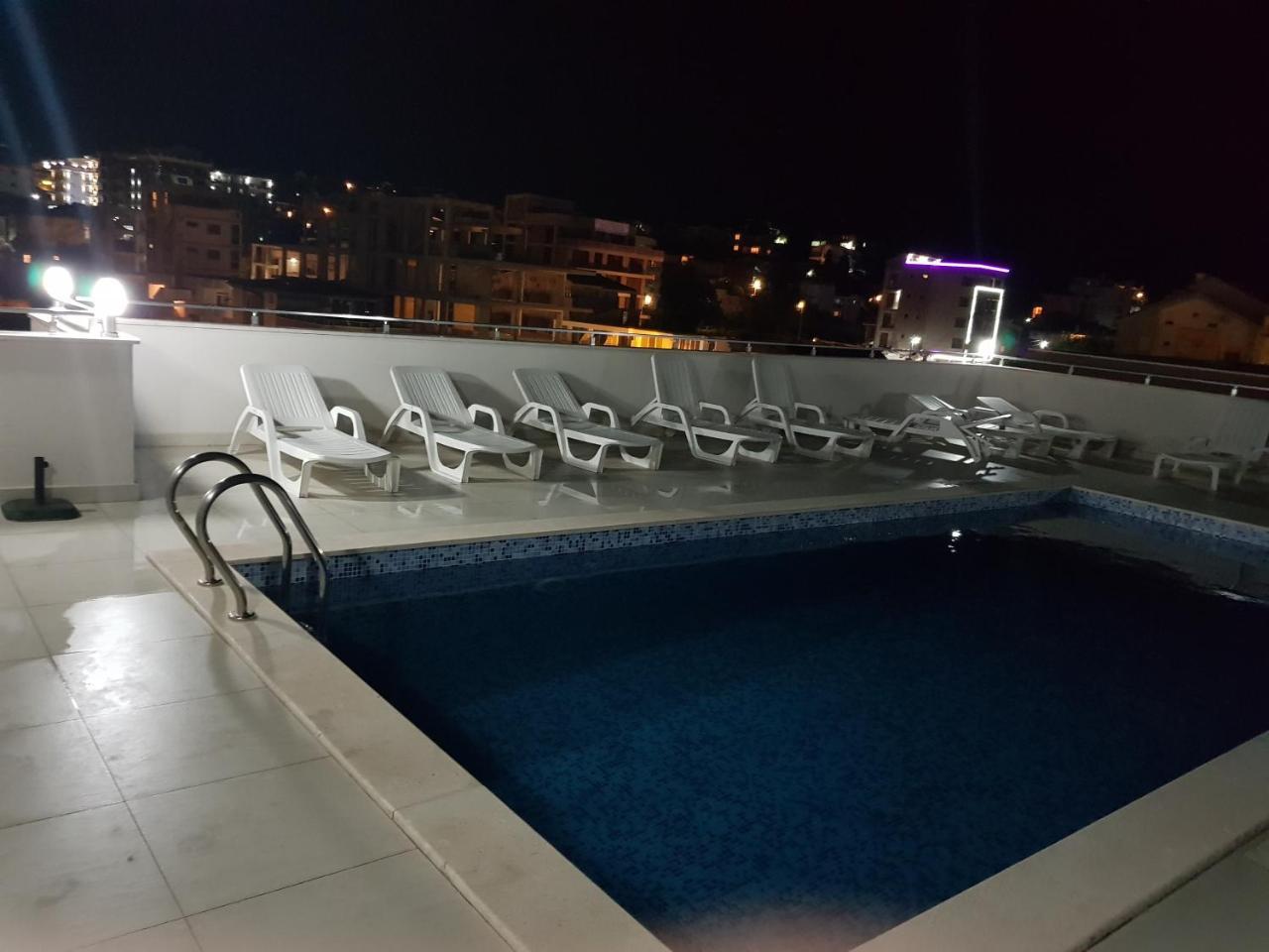 Apartment Melina Dobra Voda Luaran gambar